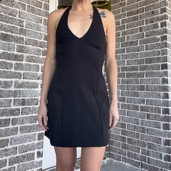 New with Tags Zara Mini Halter Dress with Green Velvet Bow - Picture 7 of 8